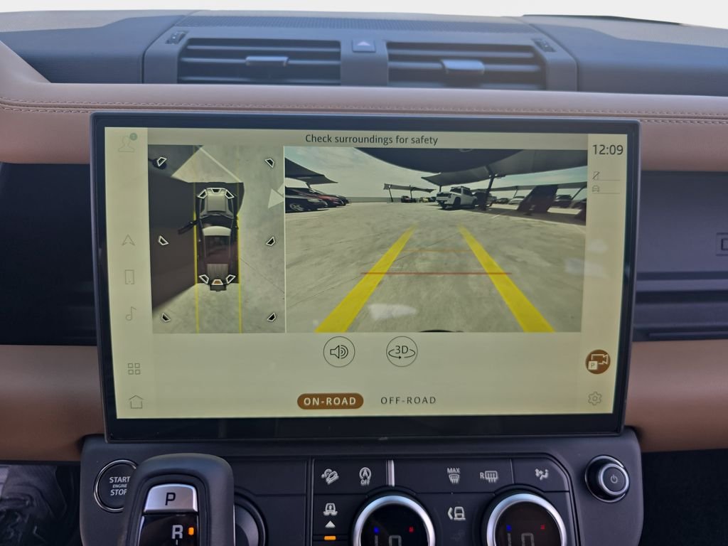New 2026 Carpathian Grey Land Rover X-Dynamic SE image 24