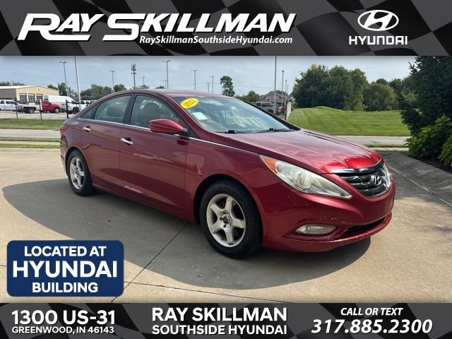 Used 2011 Red Hyundai SE image 1