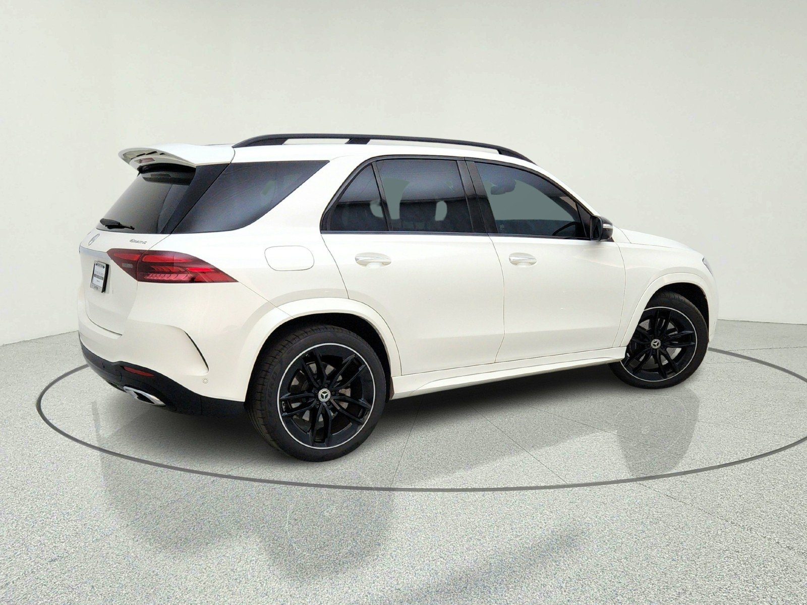 Certified Used 2024 MANUFAKTUR Diamond White Metallic Mercedes-Benz GLE 450 image 15