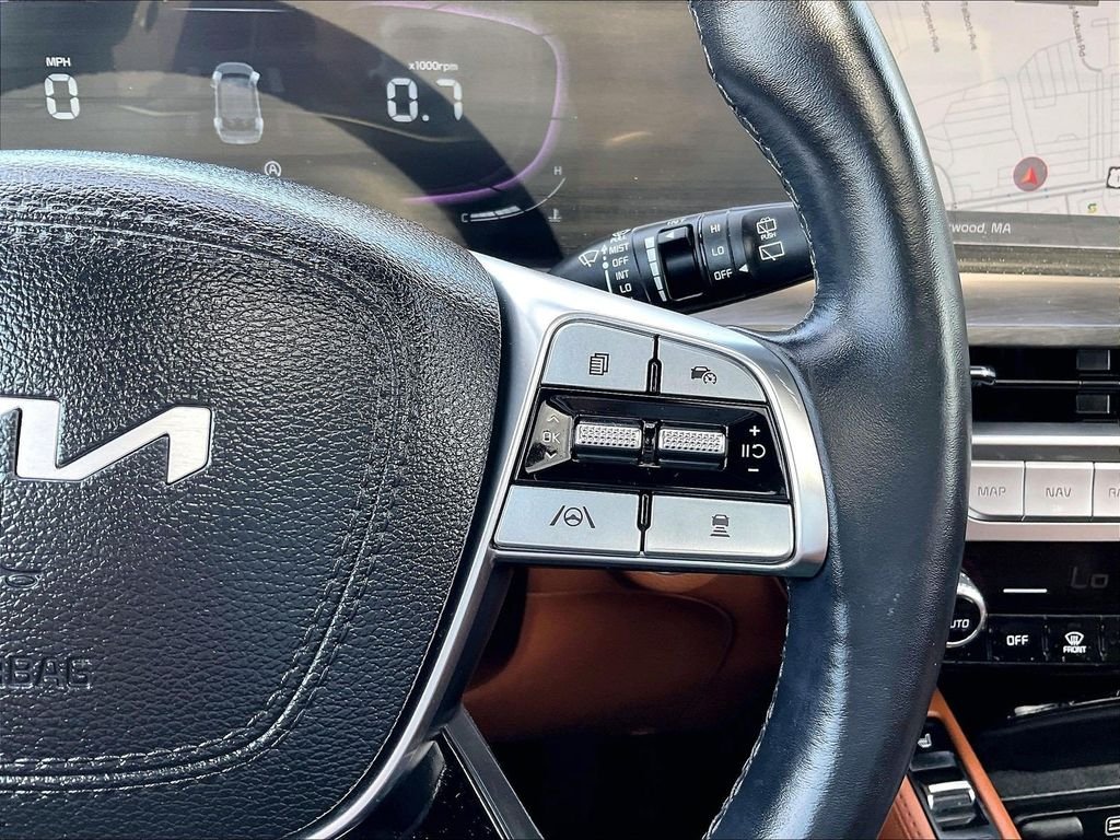 Used 2024 Green Kia EX X-Line image 25