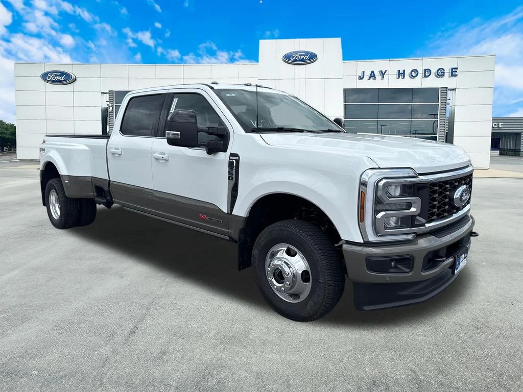 New 2026 Star White Metallic Tri-Coat Ford F-350® King Ranch® image 1
