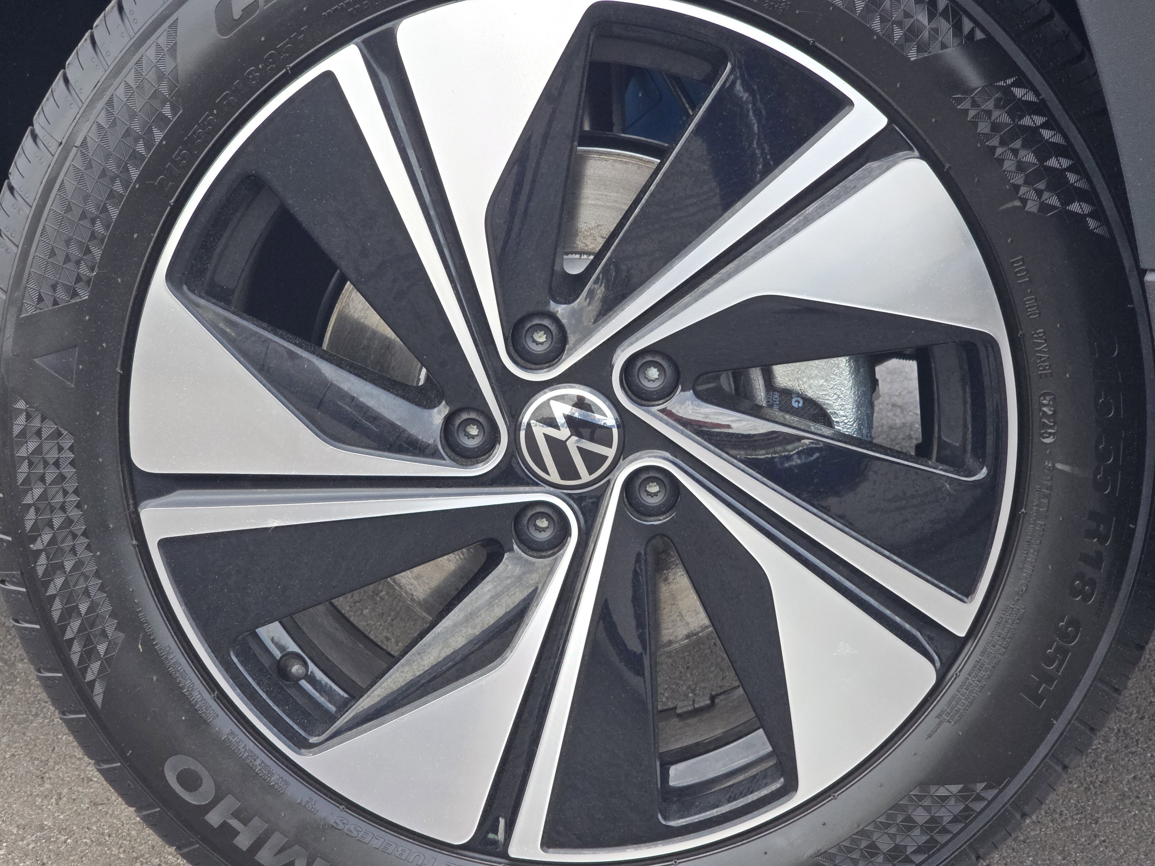 New 2026 Cornflower Blue Volkswagen SE image 15