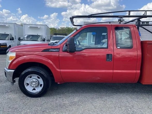 Used 2011 Red Ford XL image 39