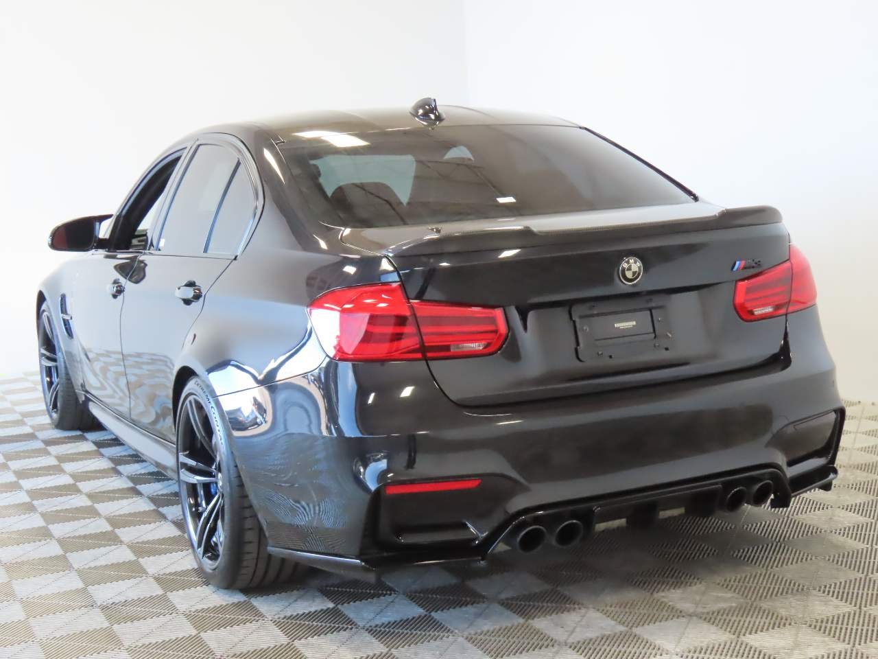 Used 2017 Black Sapphire Metallic BMW  image 3