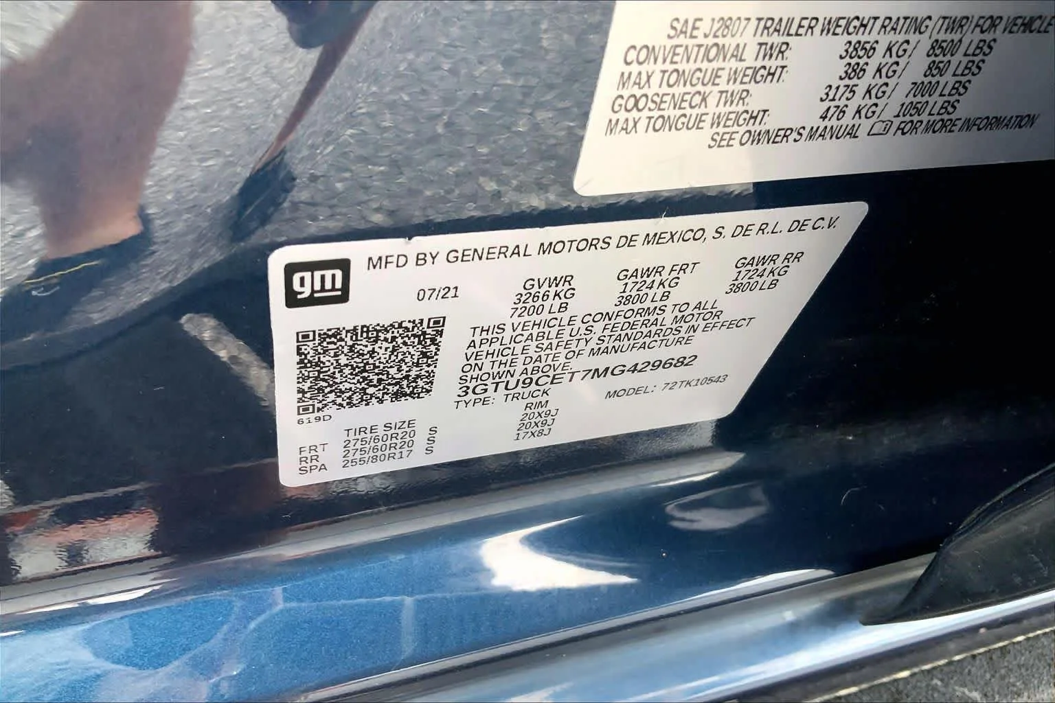 Used 2021 Pacific Blue Metallic GMC Elevation image 29