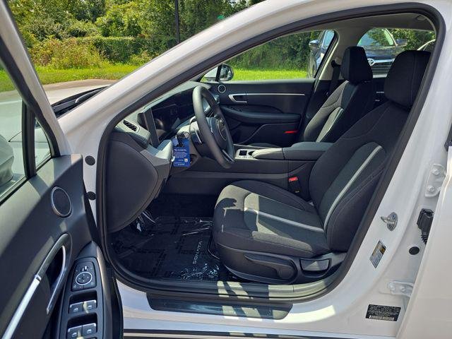New 2026 White Hyundai Blue image 13