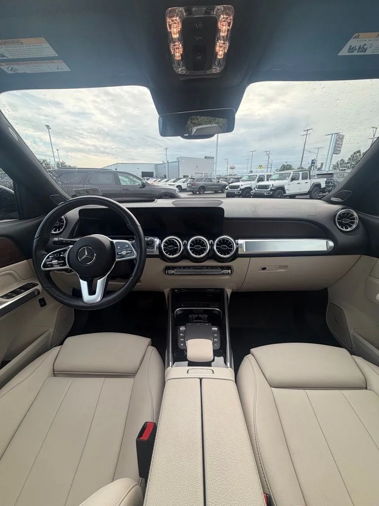 Used 2023 Black Mercedes-Benz 300 image 13