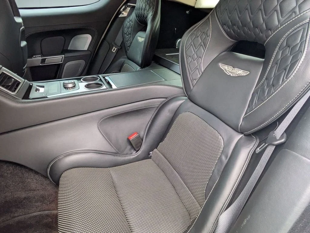 2015 Aston Martin Rapide S - Photo 28