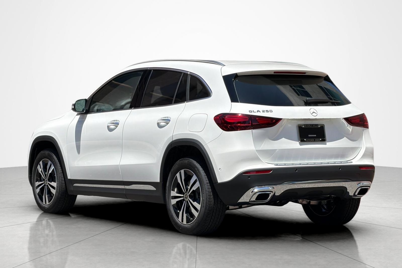 New 2026 Polar White Mercedes-Benz GLA 250 SUV image 3