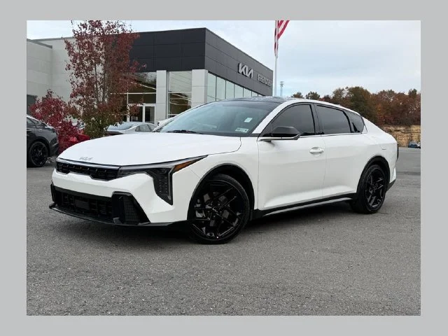 Used 2025 White Kia GT-Line Turbo image 1