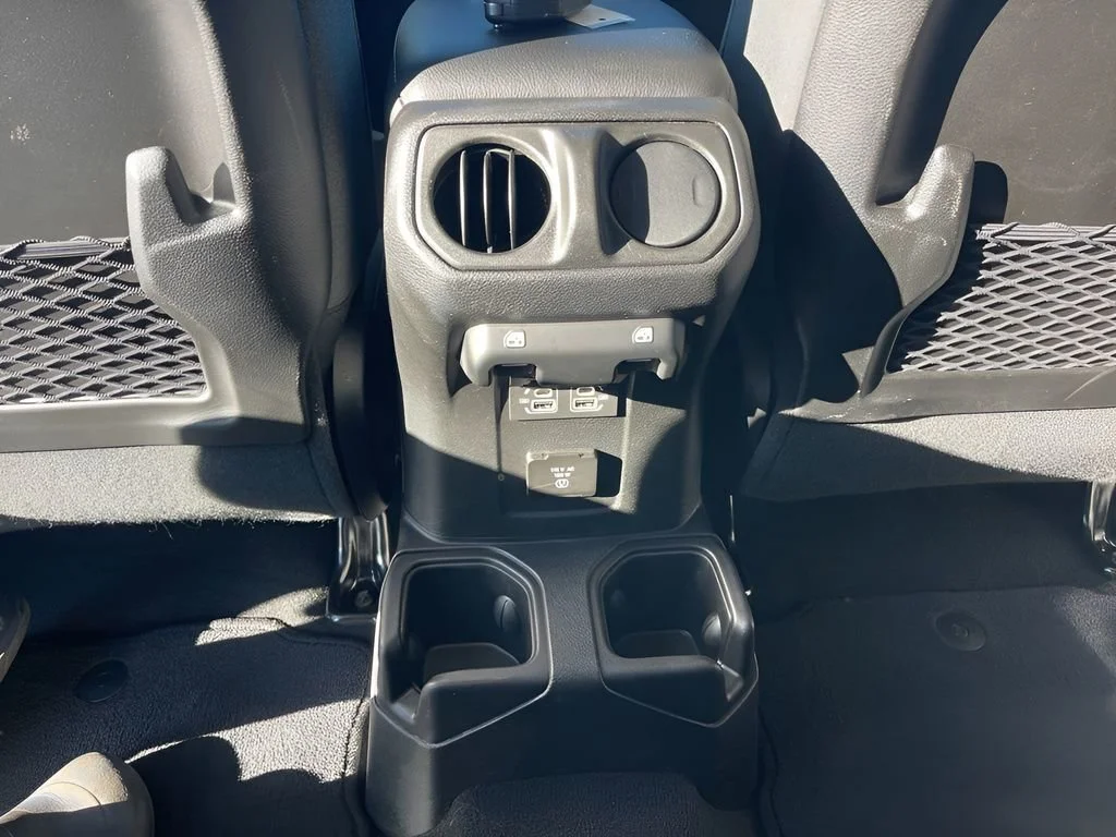 Used 2025 White Jeep Rubicon image 11