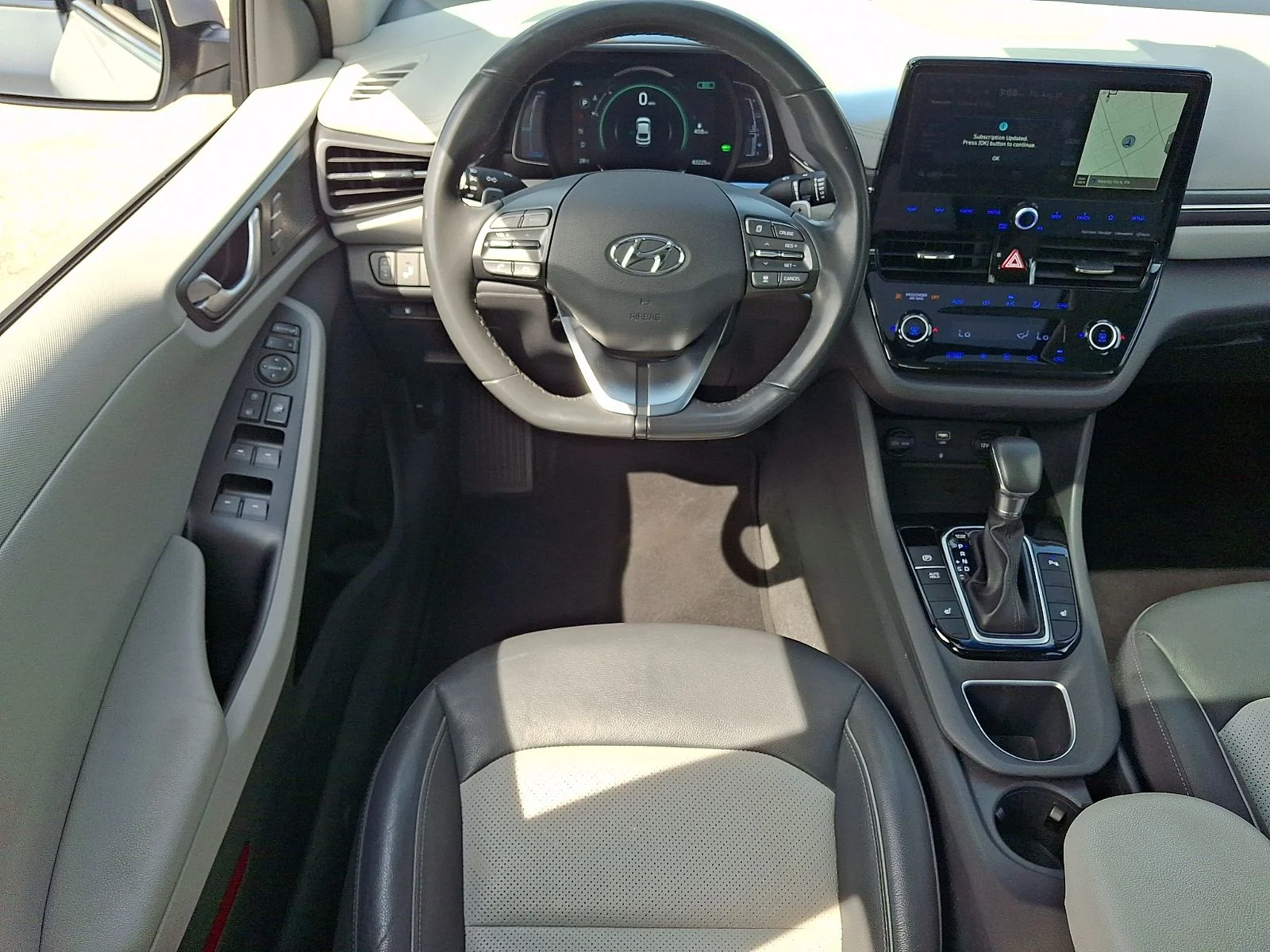 Used 2020 Silver Hyundai Limited image 9