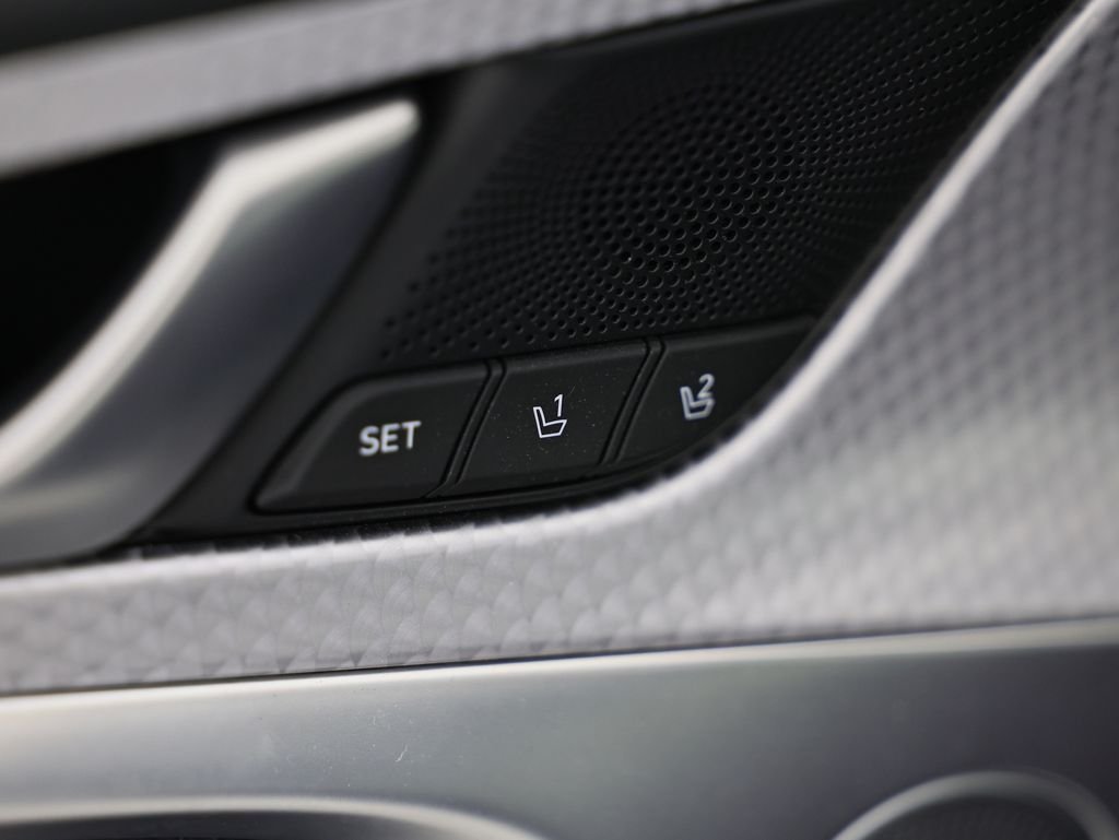 Used 2023 White Genesis 2.0T image 19