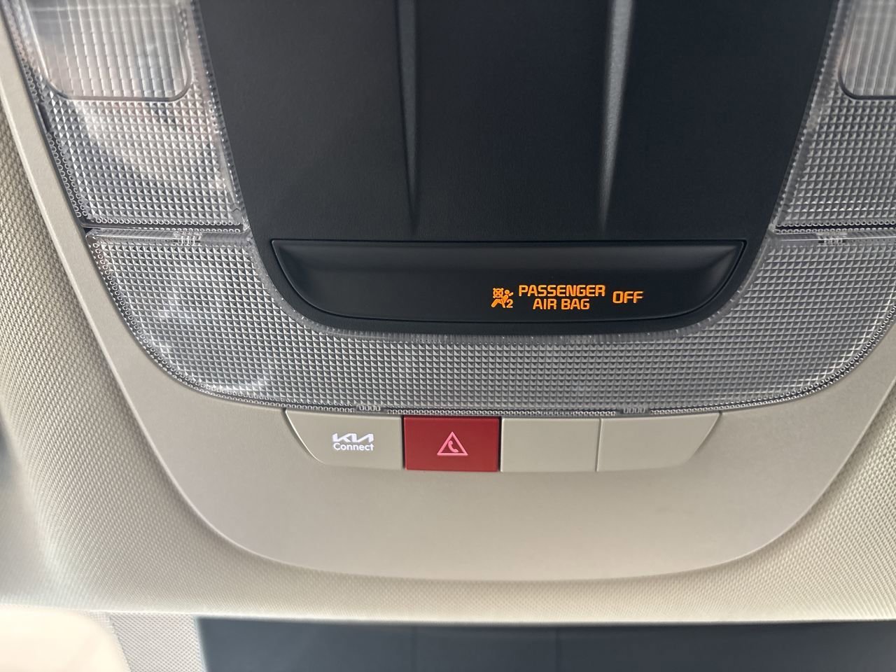 2025 Kia K5 LXS - Photo 16