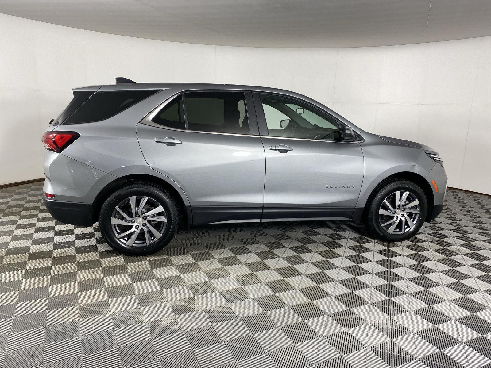 Used 2024 Sterling Gray Metallic Chevrolet LT image 17