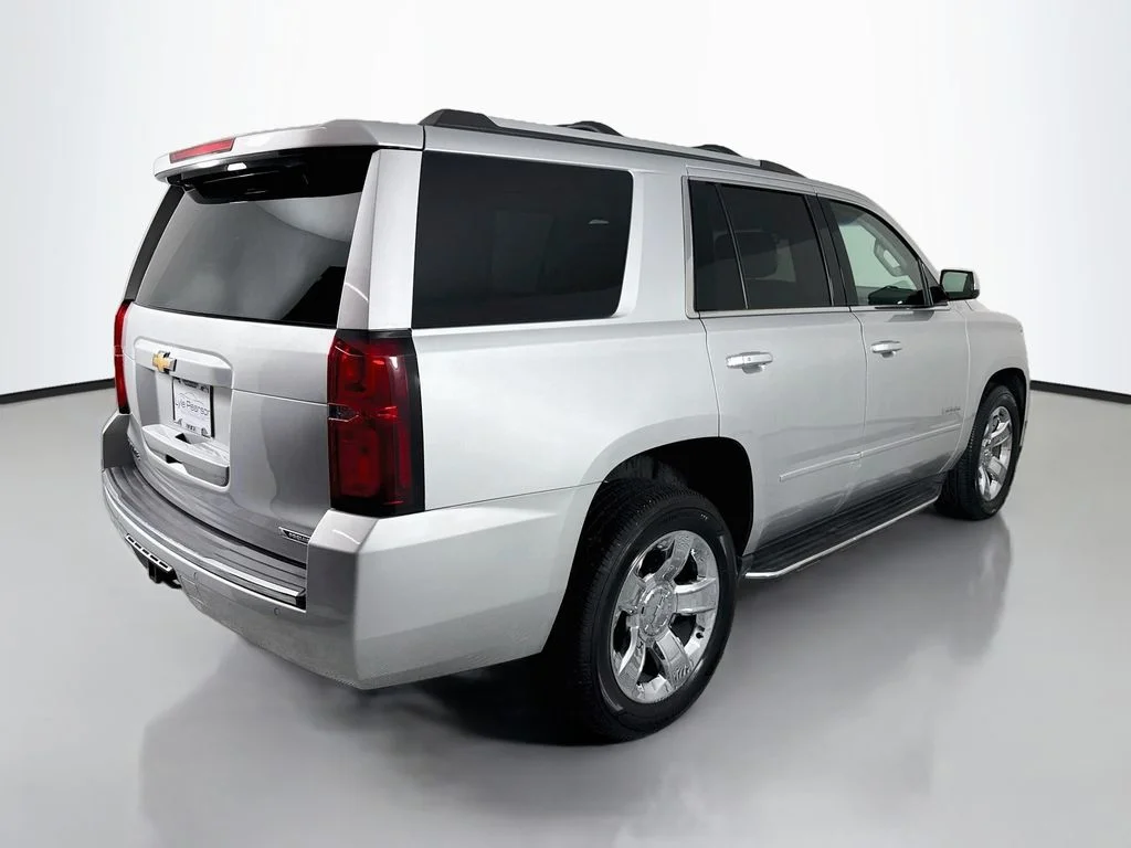 Used 2018 Silver Ice Metallic Chevrolet Premier image 9
