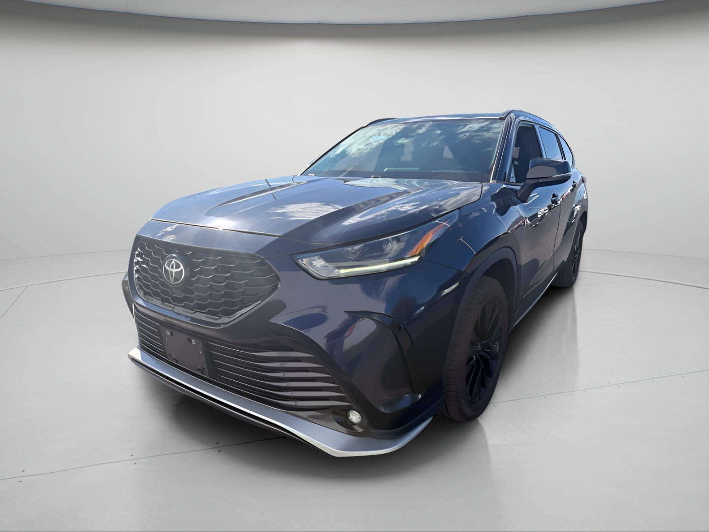 Used 2023 Blueprint Toyota Limited image 2