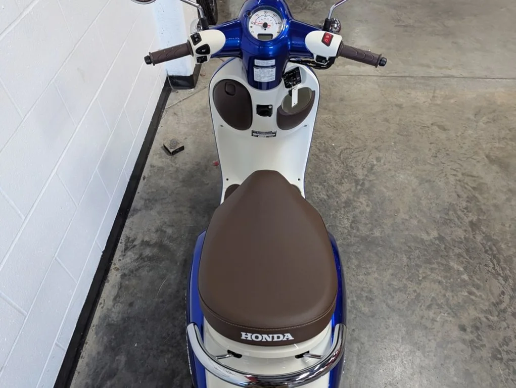 Used 2023 BLUE Honda  image 11