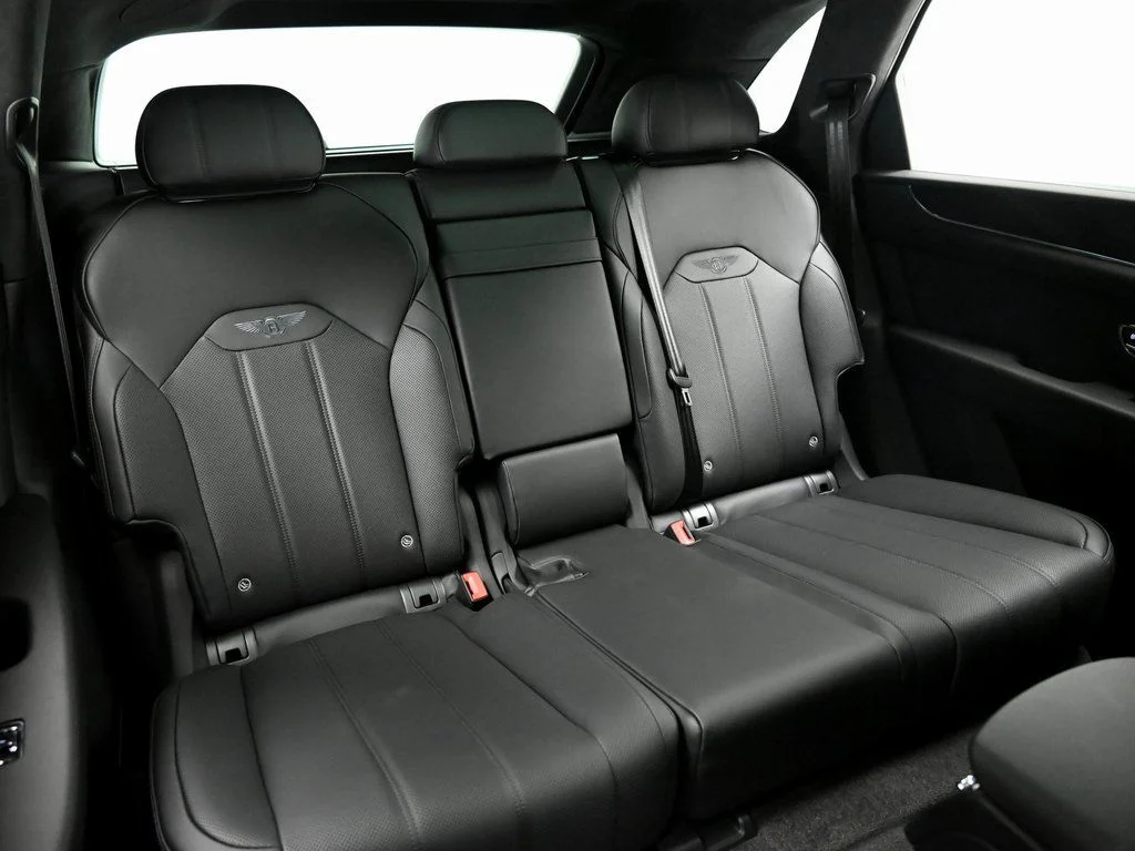 Used 2025 Beluga Bentley V8 image 15