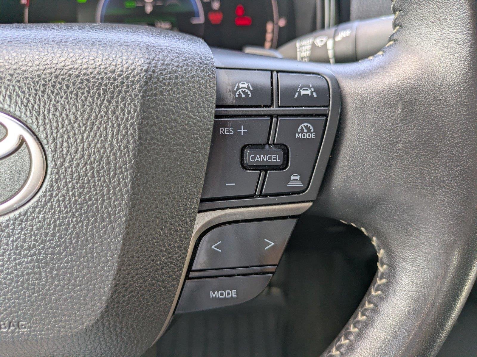 Used 2025  Toyota SE image 23