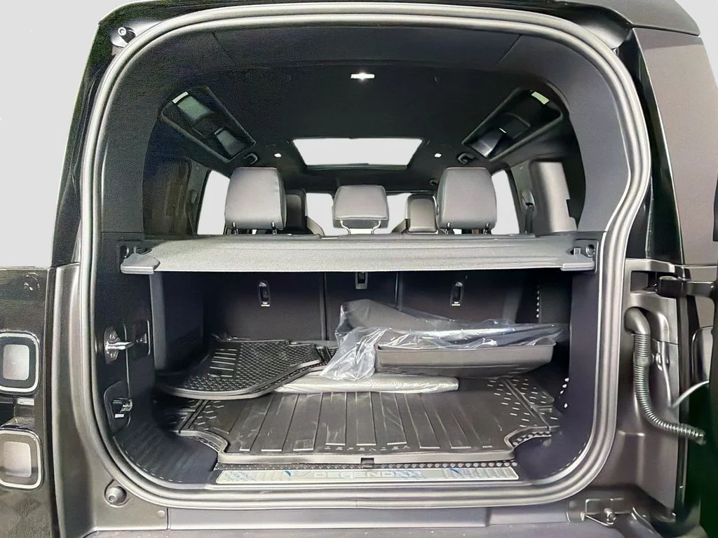 New 2026 Petra Copper Land Rover  OCTA image 28