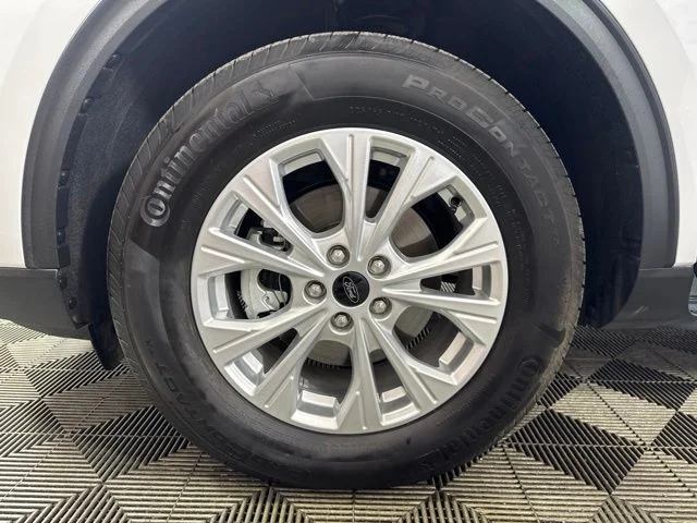 Certified Used 2025 Oxford White Ford Active image 10