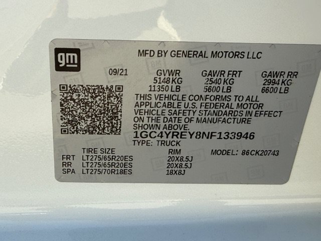 Used 2022 Summit White Chevrolet High Country image 21