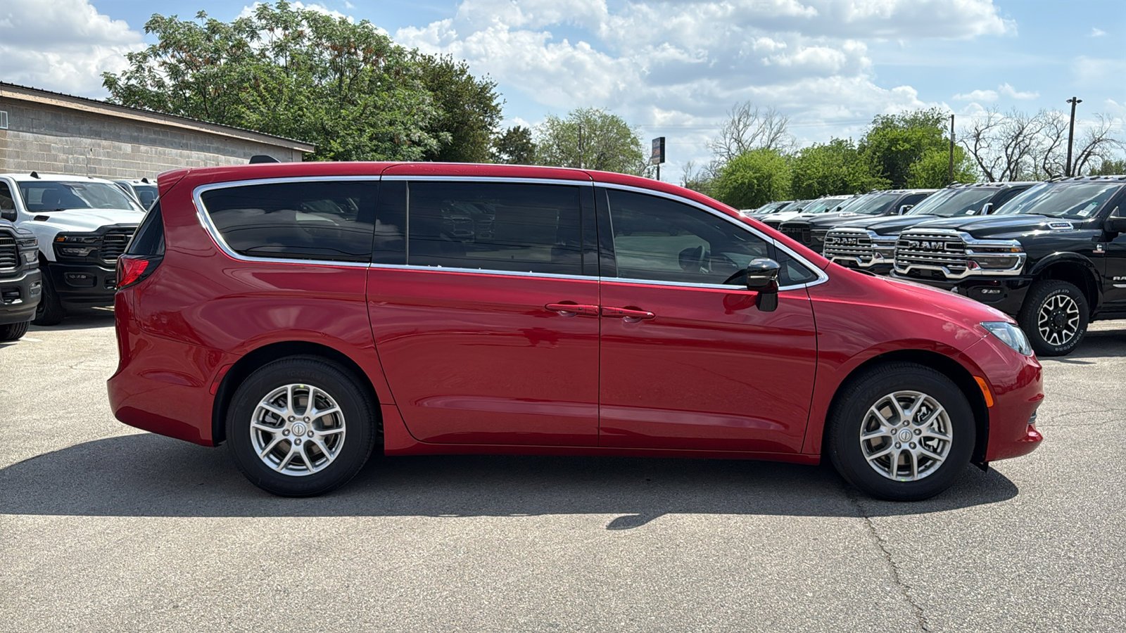 New 2026 Red Hot Pearl-Coat Exterior Paint Chrysler LX image 6