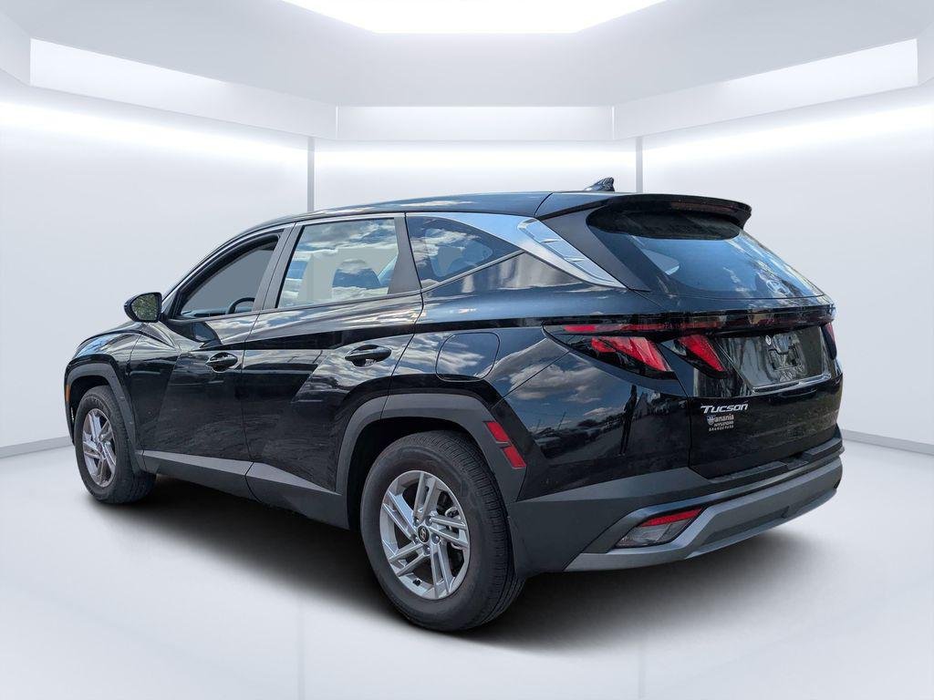 New 2026 Black Hyundai SE FWD image 5