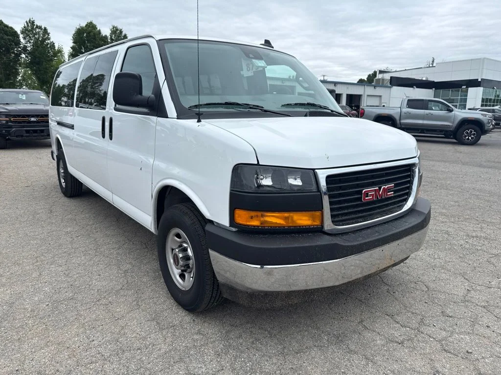 Used 2025 White GMC LT image 5