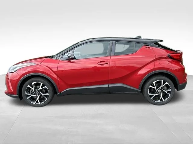 Used 2020 Red Toyota XLE image 2