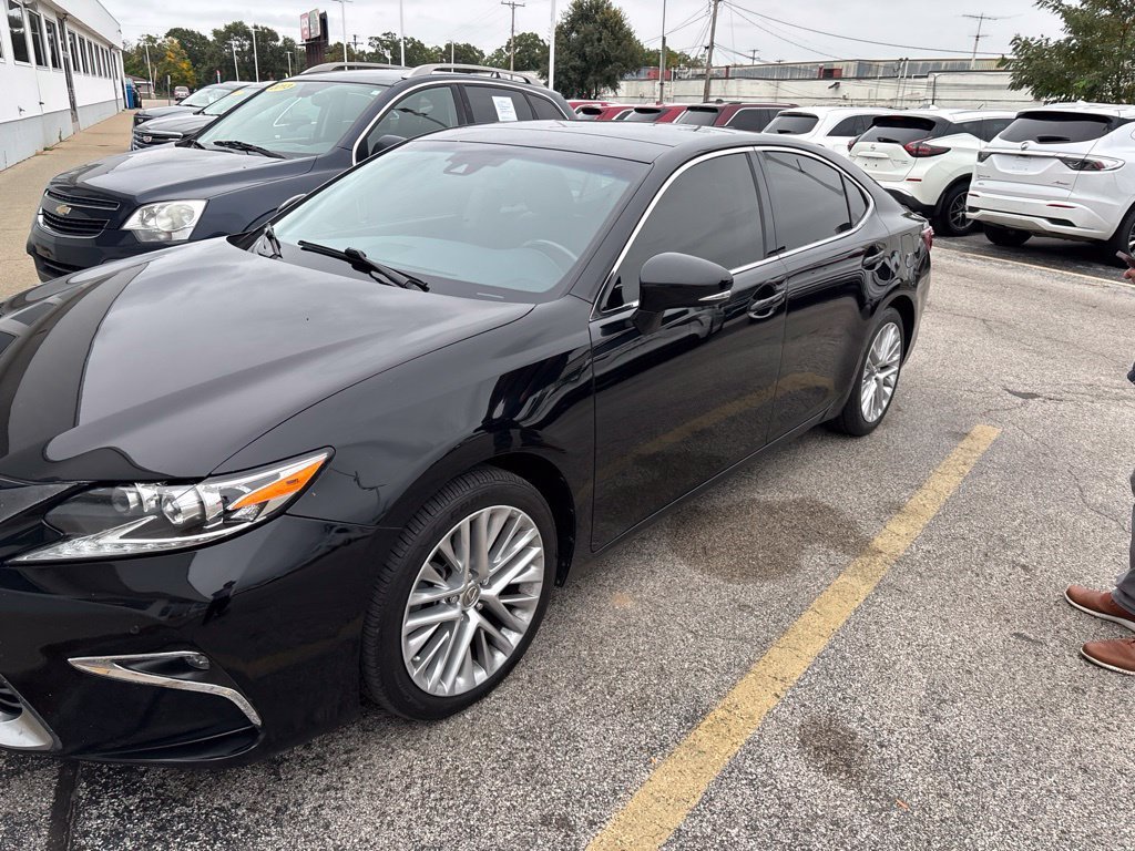 2016 Lexus ES