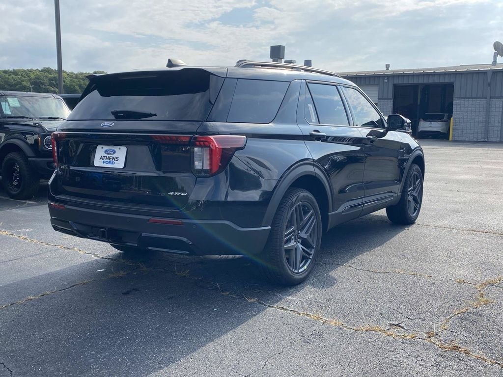 New 2026 Agate Black Metallic Ford ST-Line image 3
