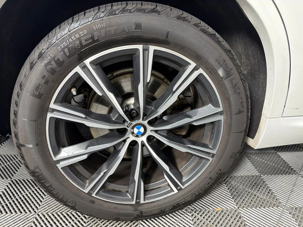 Used 2022 Mineral White Metallic BMW xDrive40i image 12