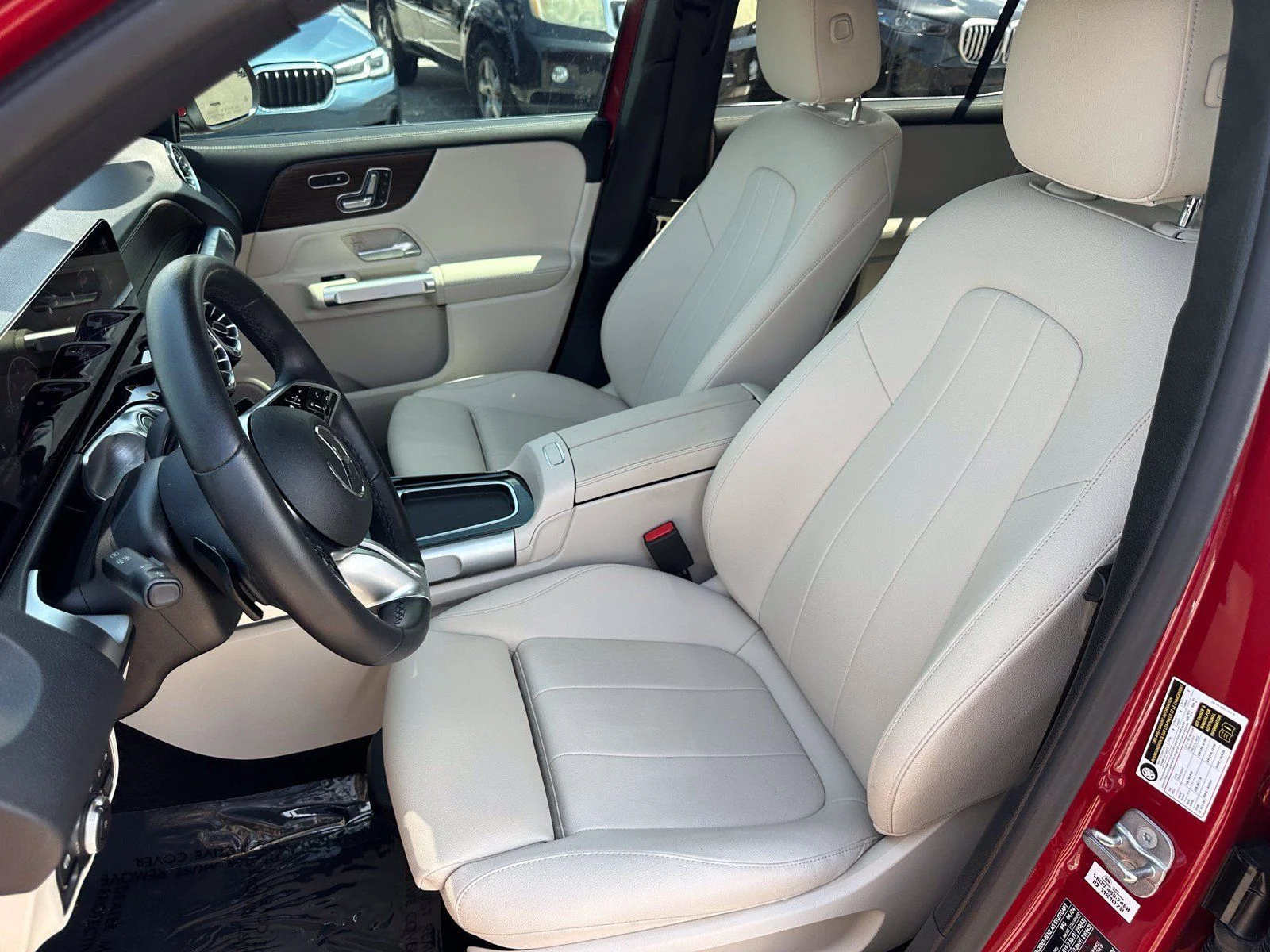 Used 2024  Mercedes-Benz GLB 250 image 21