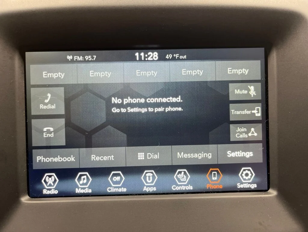 Used 2019 White Clearcoat Jeep Latitude image 22