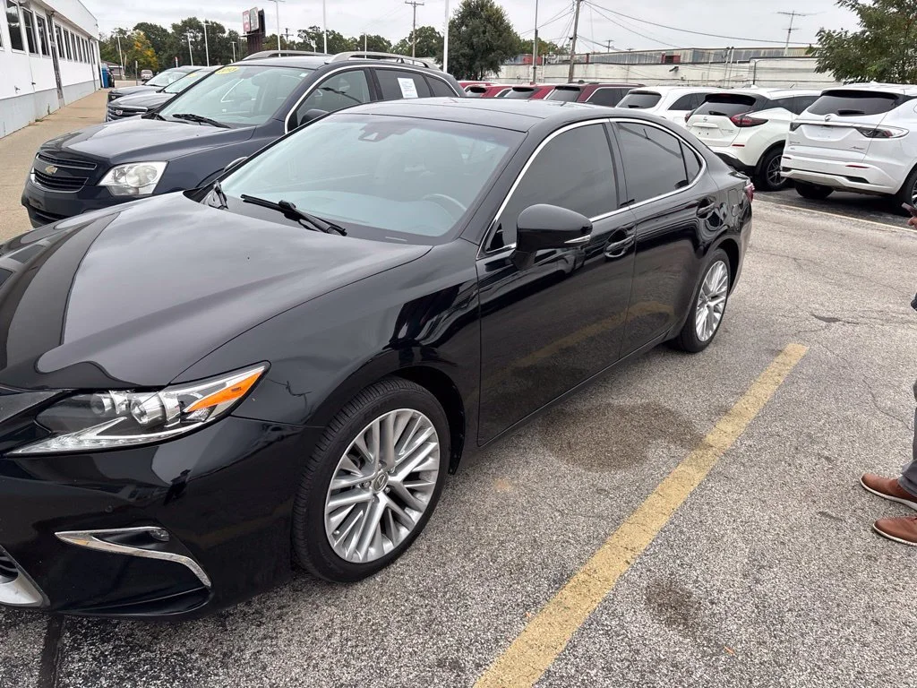 2016 Lexus ES