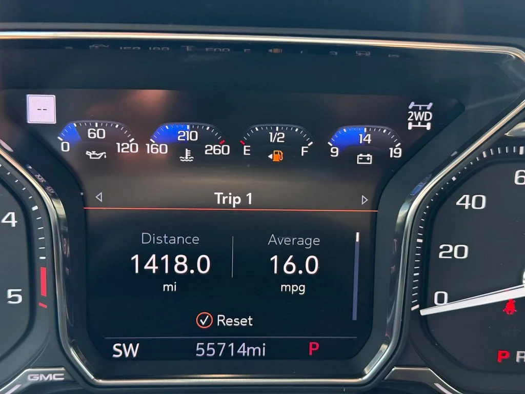 Used 2023 White GMC Denali image 19