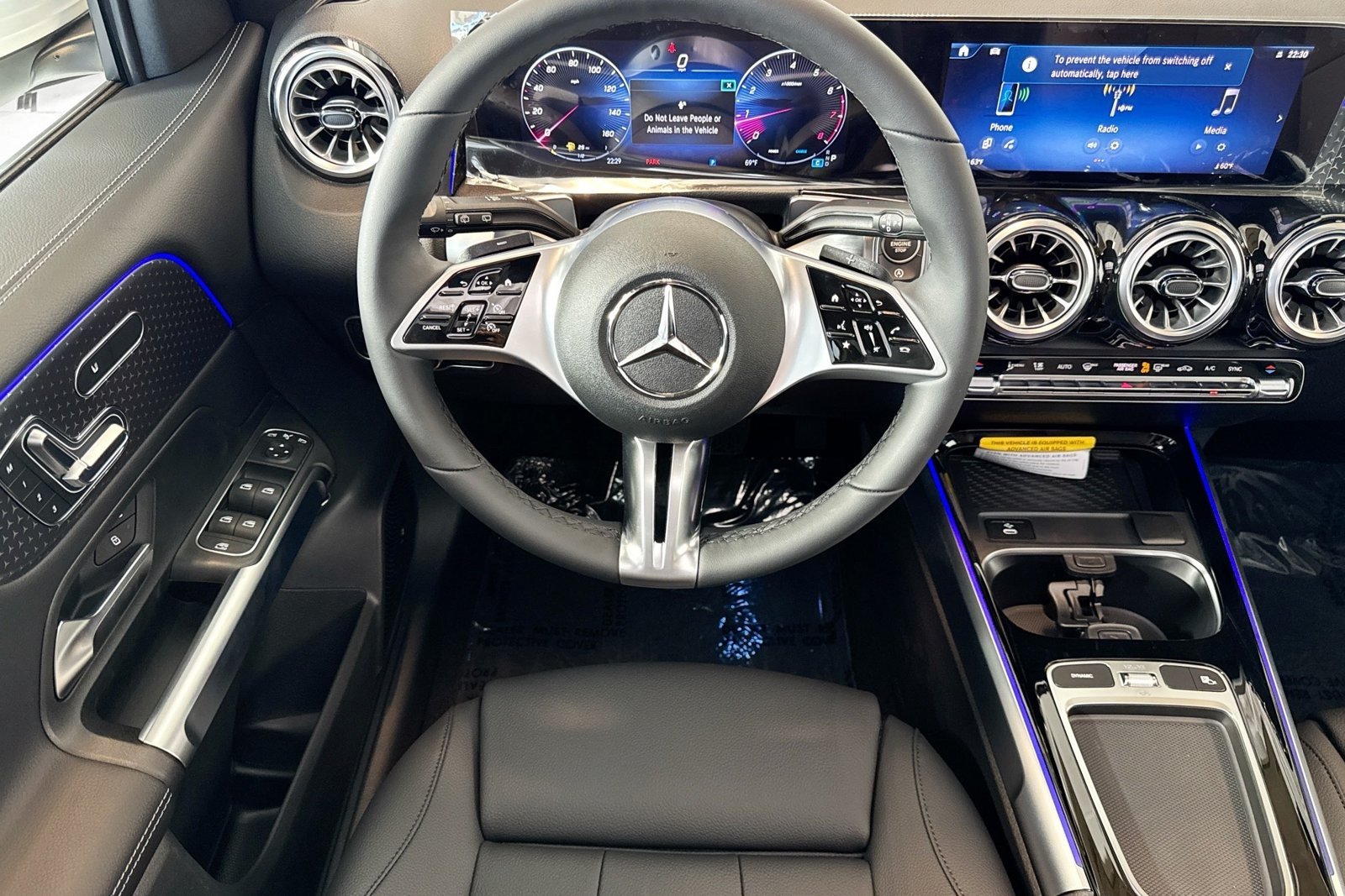 New 2026 Polar White Mercedes-Benz GLB 250 image 20