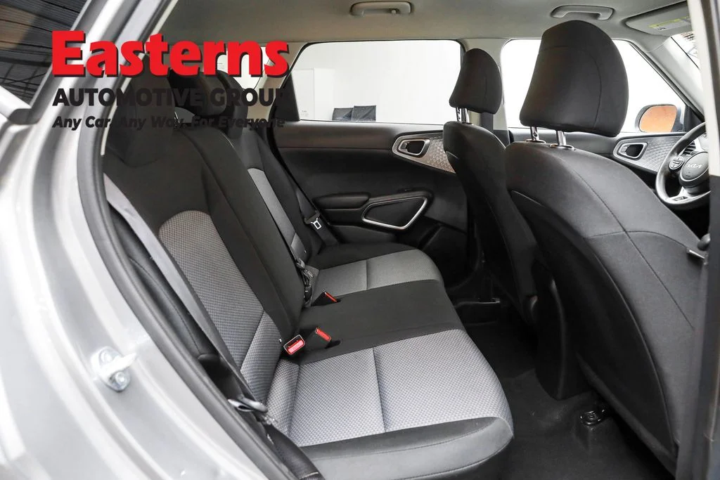 Used 2023  Kia LX image 22