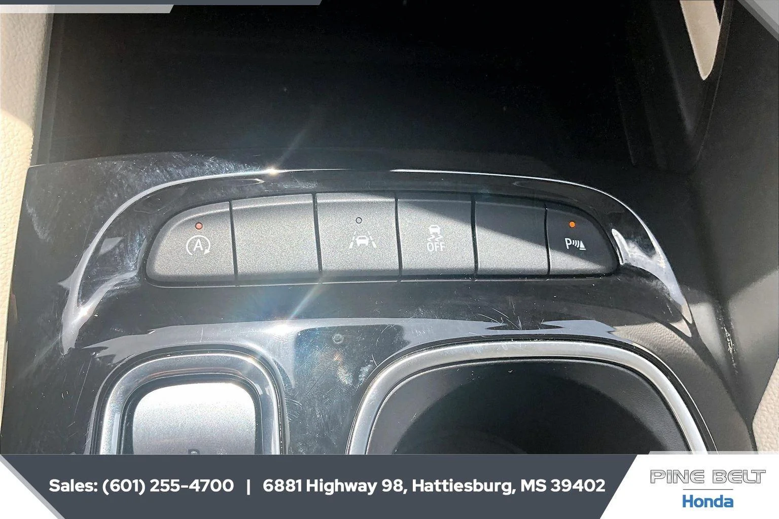 Used 2023 Summit White Buick Preferred image 23