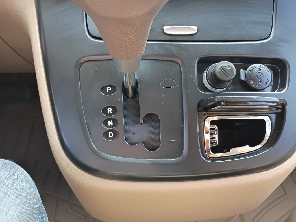 Used 2012 Claret Red Kia LX image 36