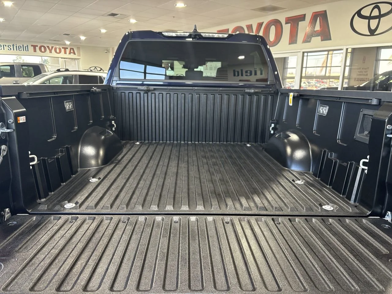 2025 Toyota Tundra Limited - Photo 25
