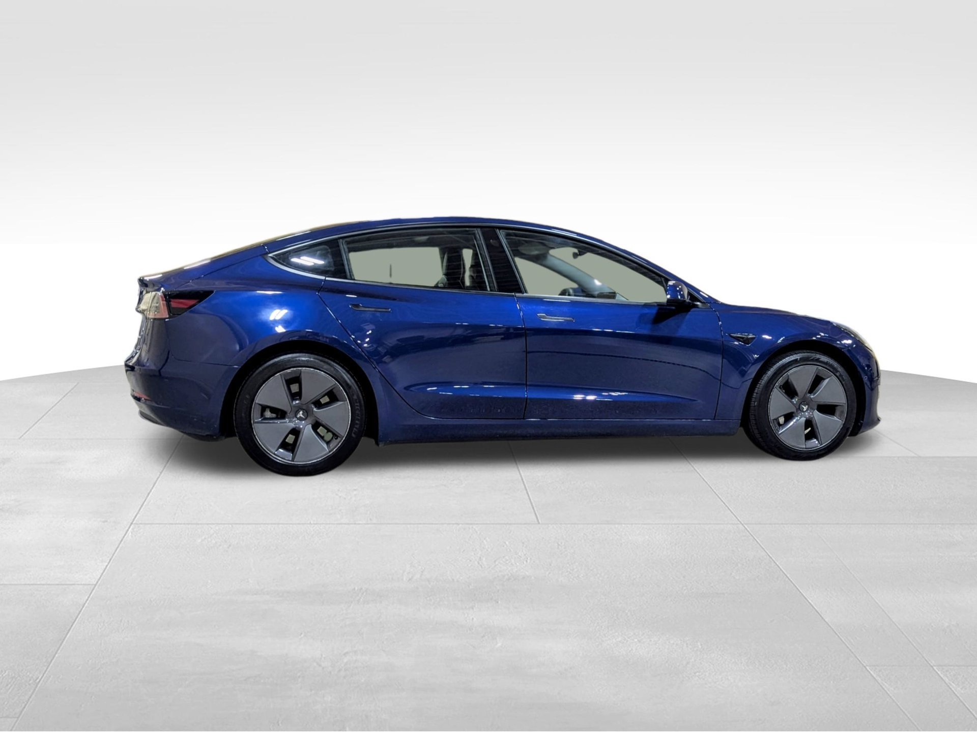 Used 2022 Blue Tesla Long Range image 5