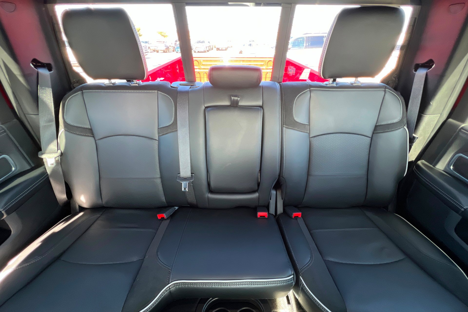 New 2026 Molten Red Pearl-Coat Exterior Paint RAM Laramie image 25
