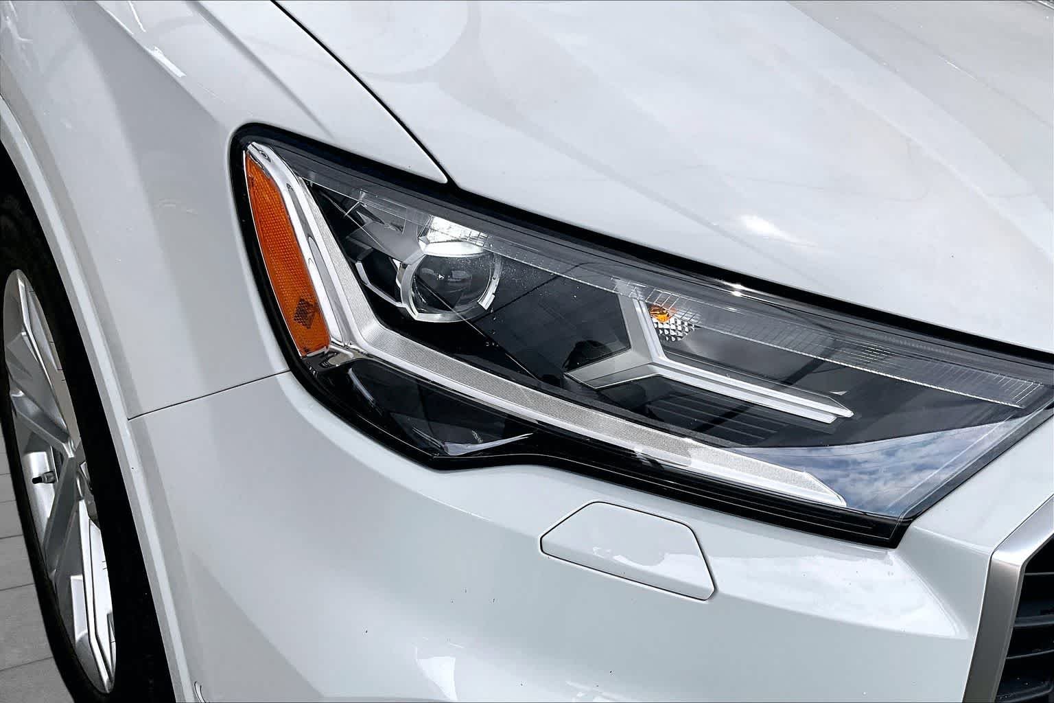 Used 2023 Carrara White Audi Premium Plus image 28