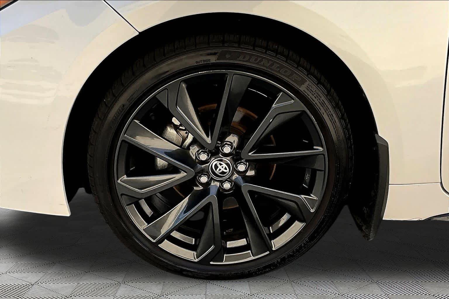 Used 2025 Wind Chill Pearl Toyota SE image 11