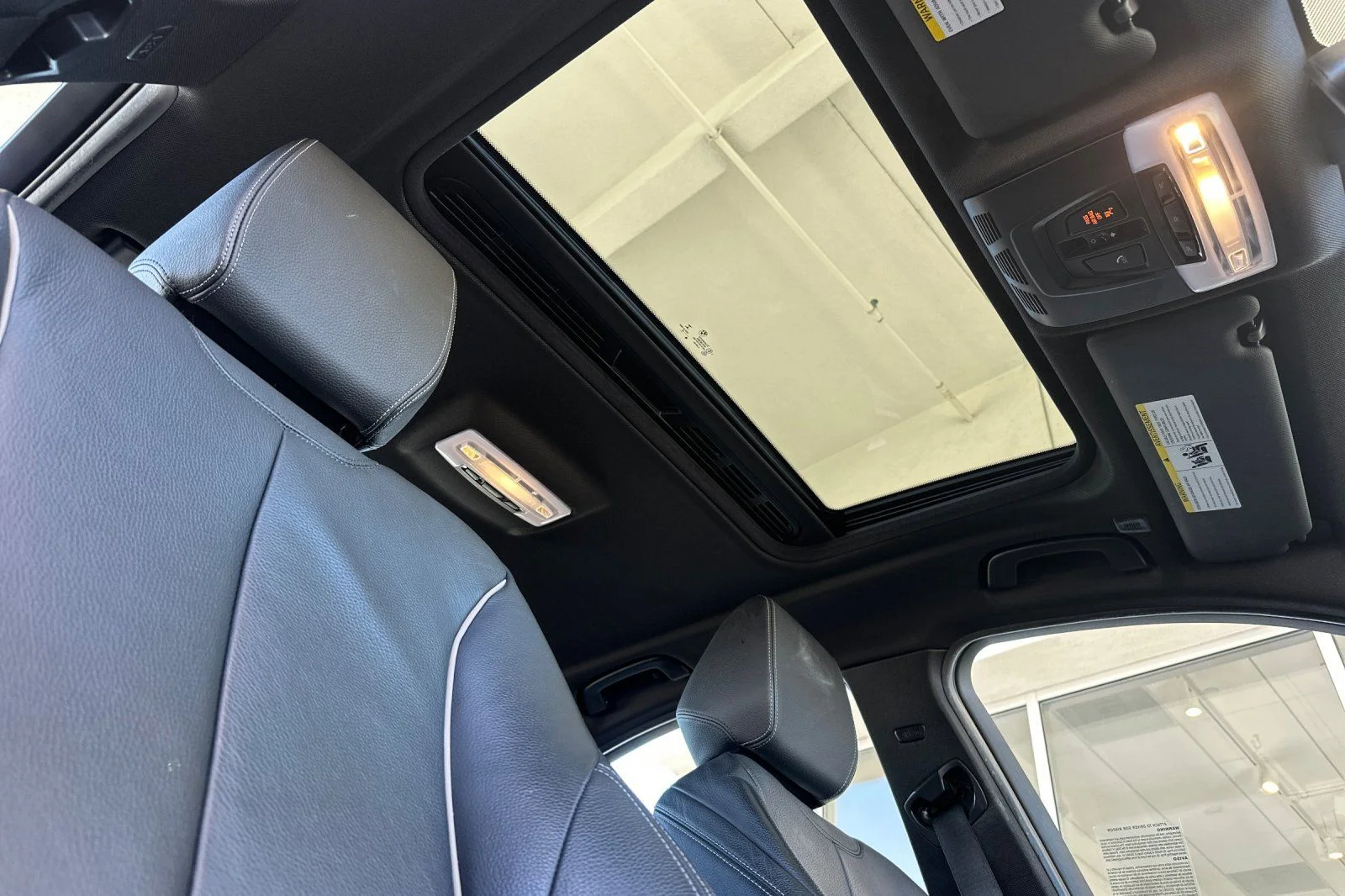 Used 2018 White BMW 330i image 19