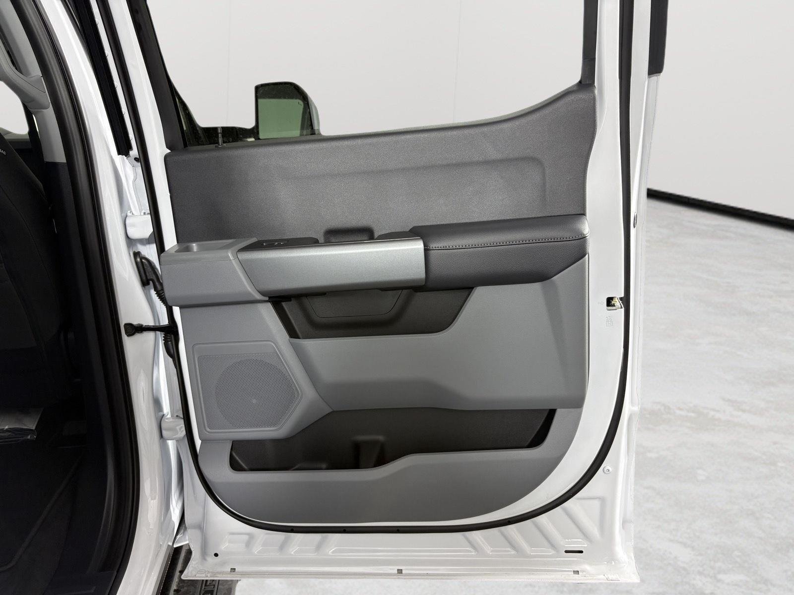 New 2026 Oxford White Ford F-350® XLT image 22