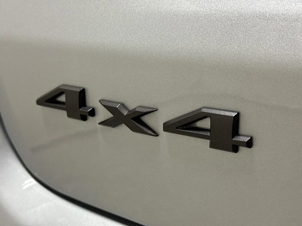 New 2026 Silver Jeep Latitude image 18